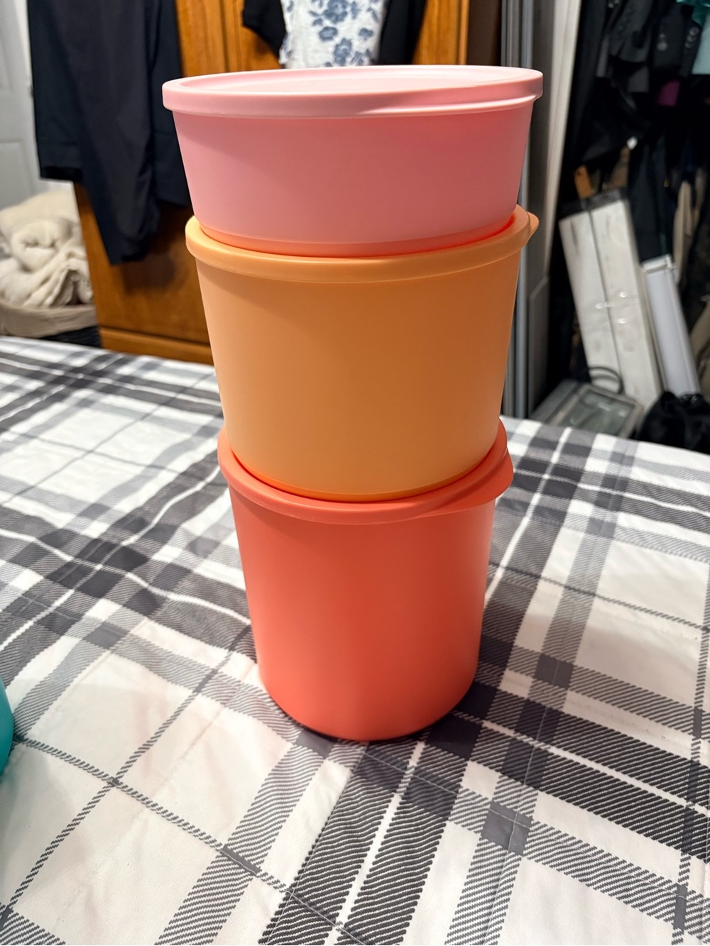 Tupperware Pink, Peach & Coral Stackable Food Storage Containers